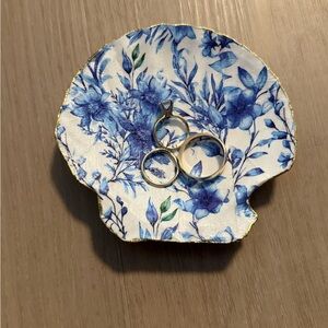 Blue floral trinket dish